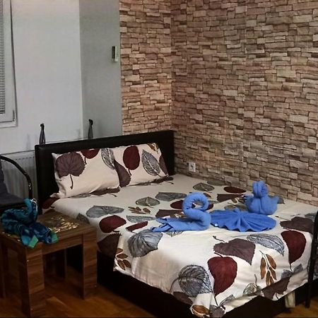 Wonderful Studio Apartment In Skopje Center Экстерьер фото