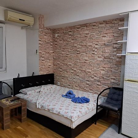 Wonderful Studio Apartment In Skopje Center Экстерьер фото